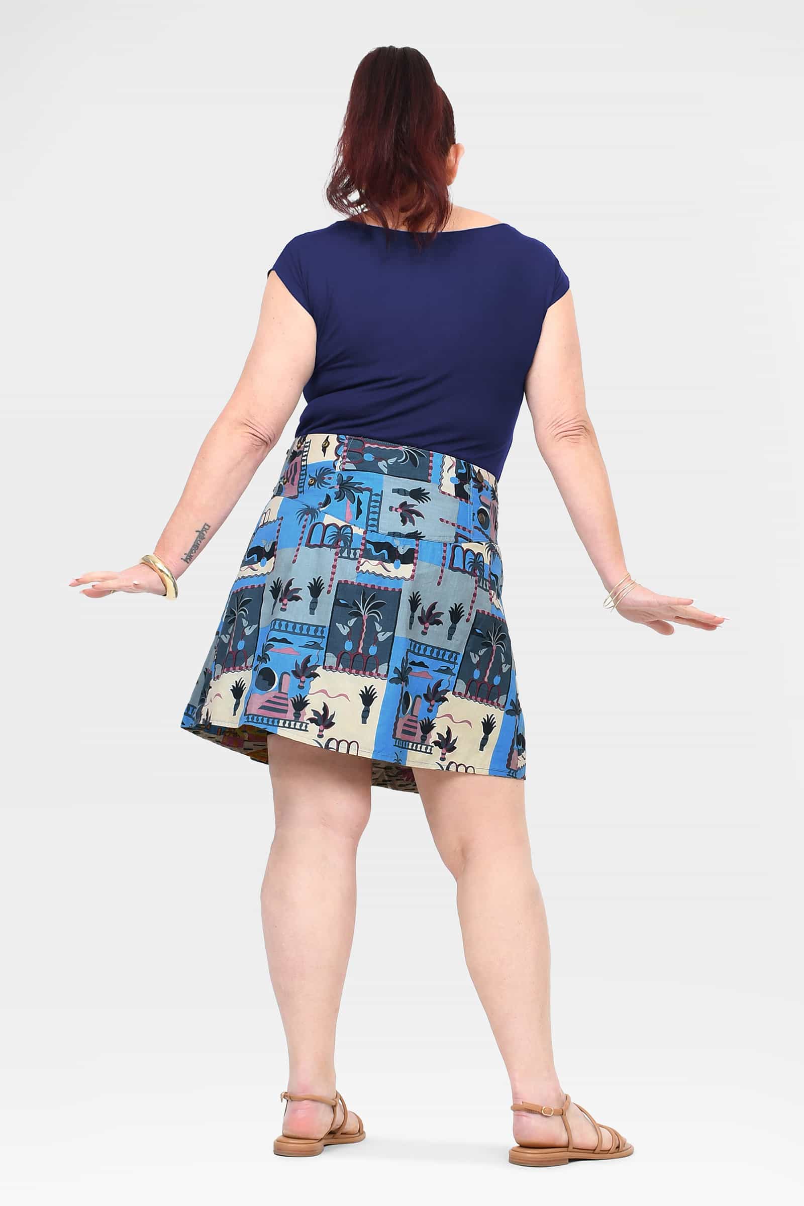 Blue printed short skirt with gathered back and wide waistband