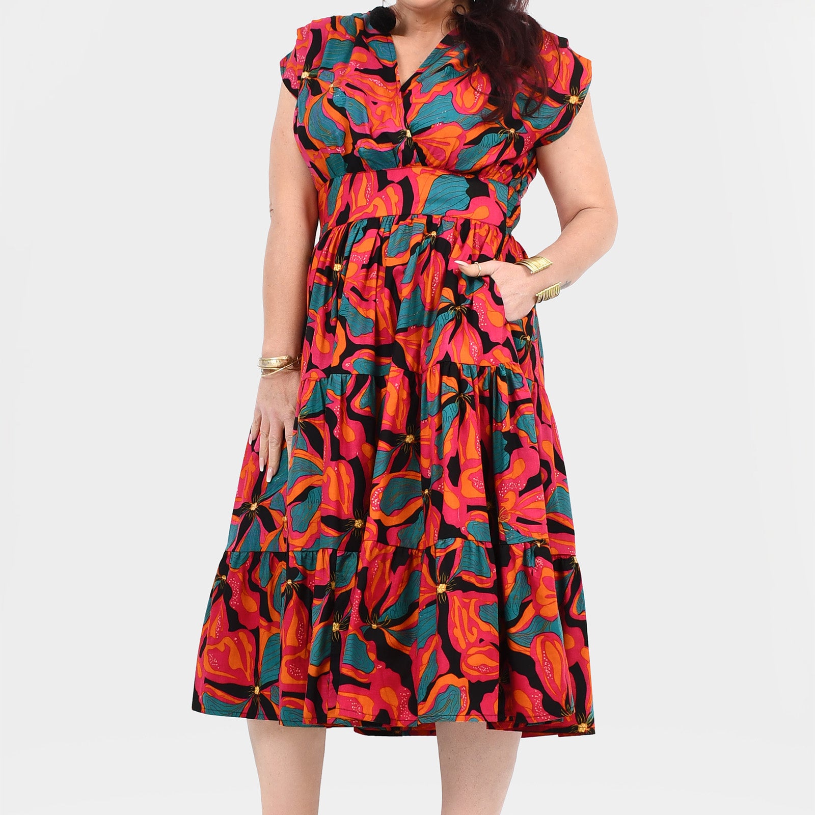 Multicolor floral tiered midi dress with short sleeves and collared V-neck
