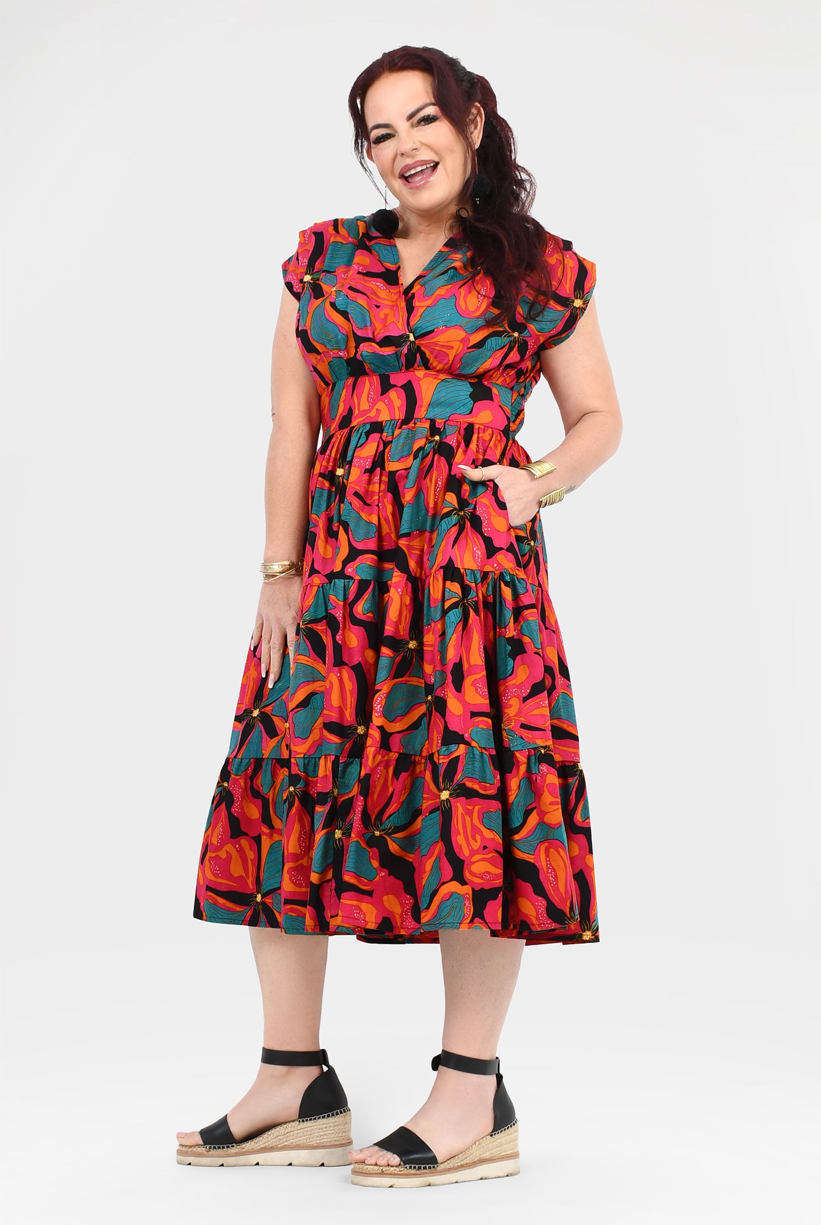 Multicolor floral tiered midi dress with short sleeves and collared V-neck