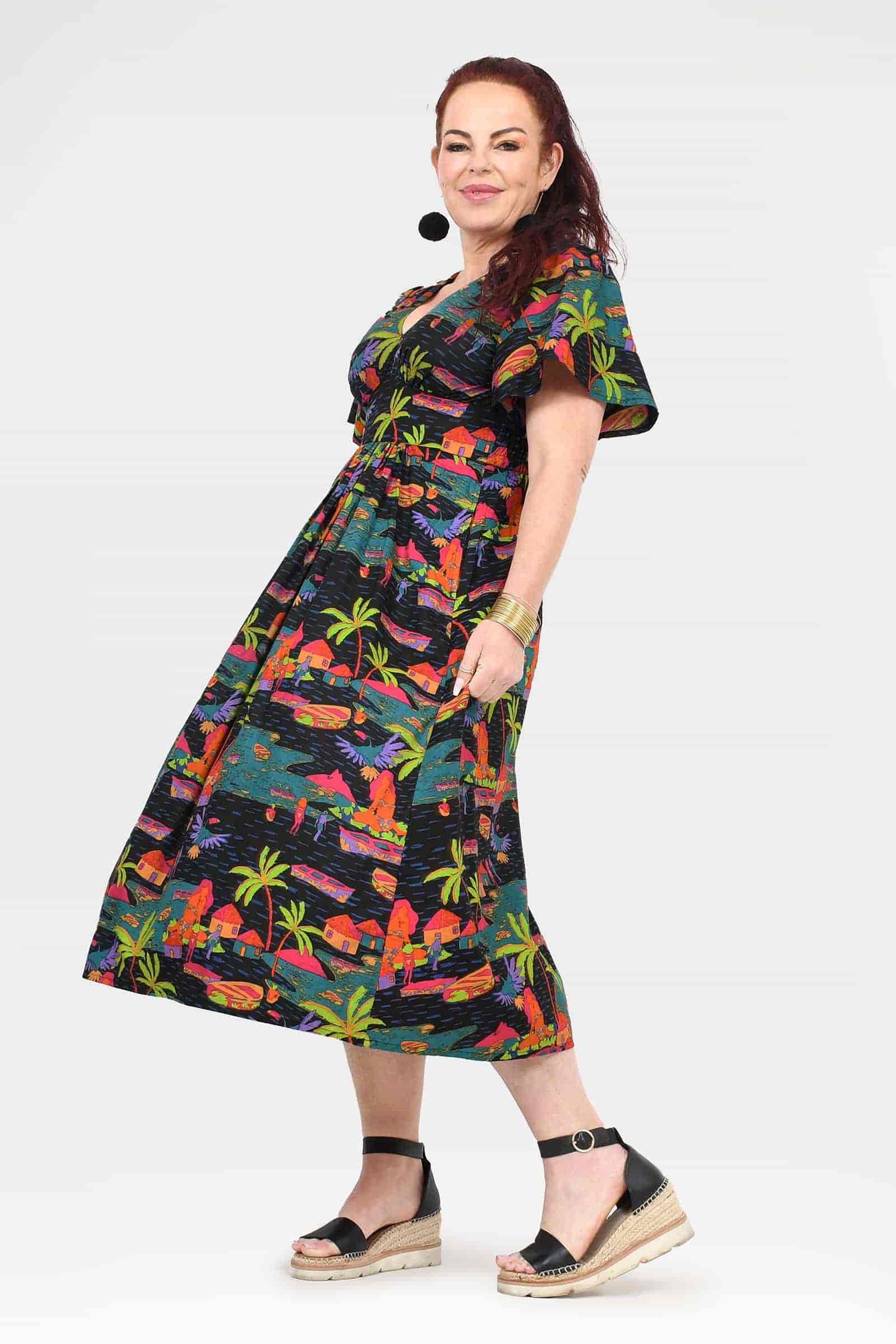 Printed midi dress with V-neck and short sleeves, gathered waist, tropical village print