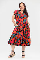 Multicolor floral tiered midi dress with short sleeves and cinched waist