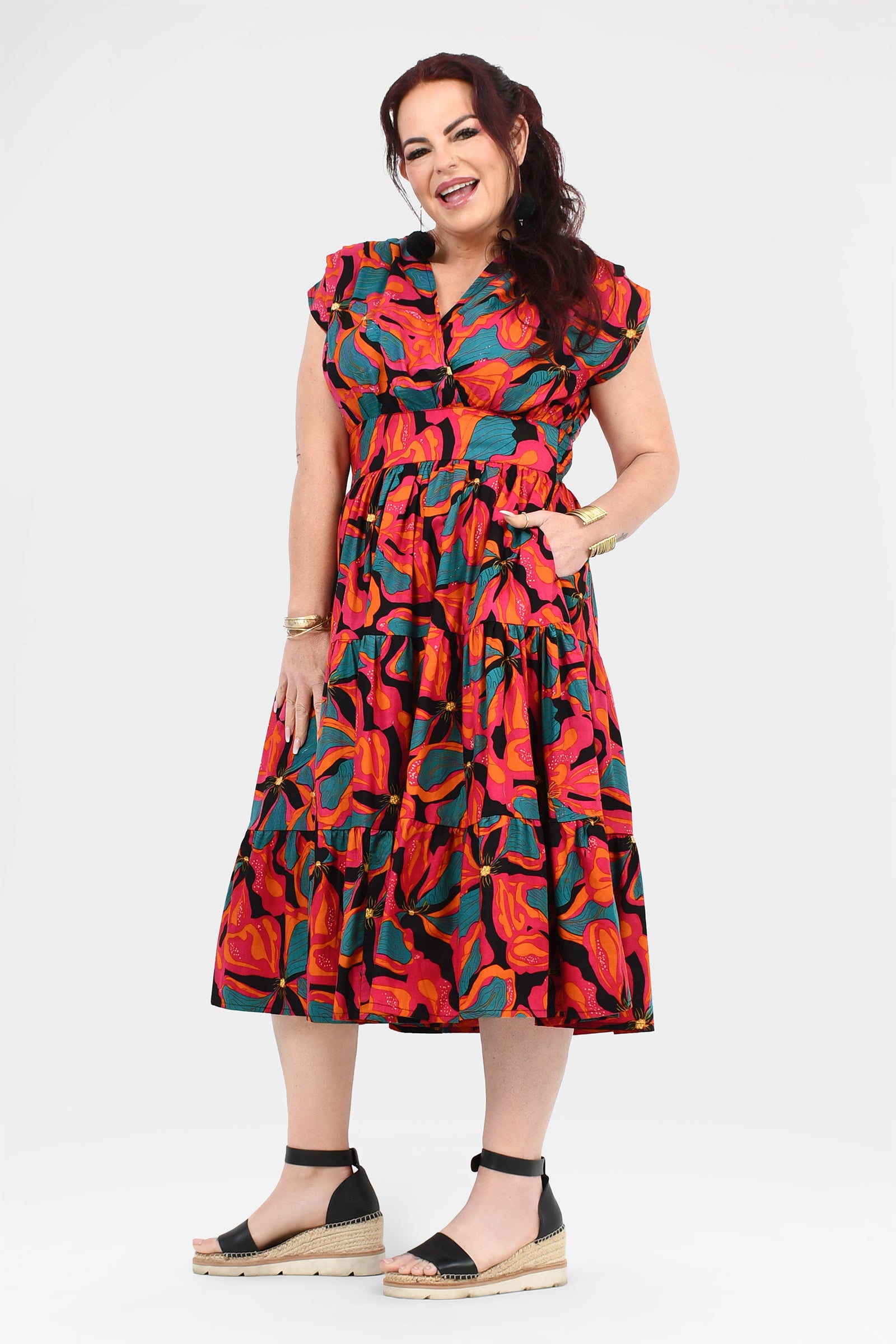 Multicolor floral tiered midi dress with short sleeves and collared V-neck