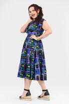 Multicolor printed midi dress, sleeveless with fitted bodice and flared pleated skirt