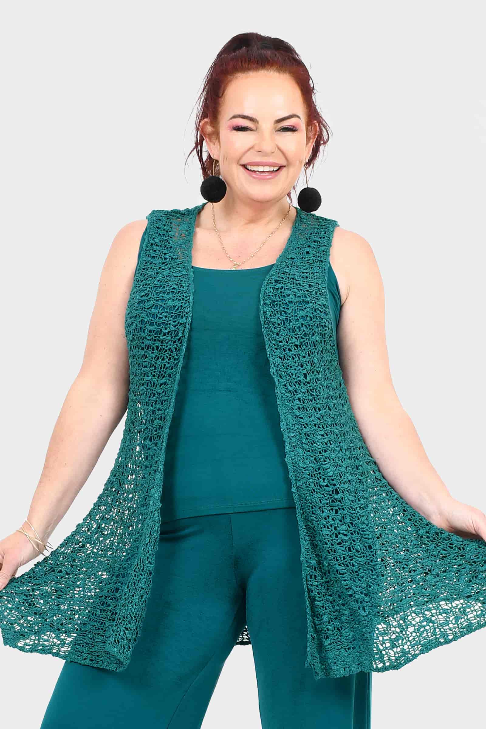 Forest green popcorn-knit sleeveless vest, open front, flared drape hem