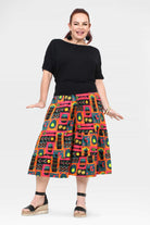 Havana 3/4 pants with vibrant multicolor abstract print and elastic waist