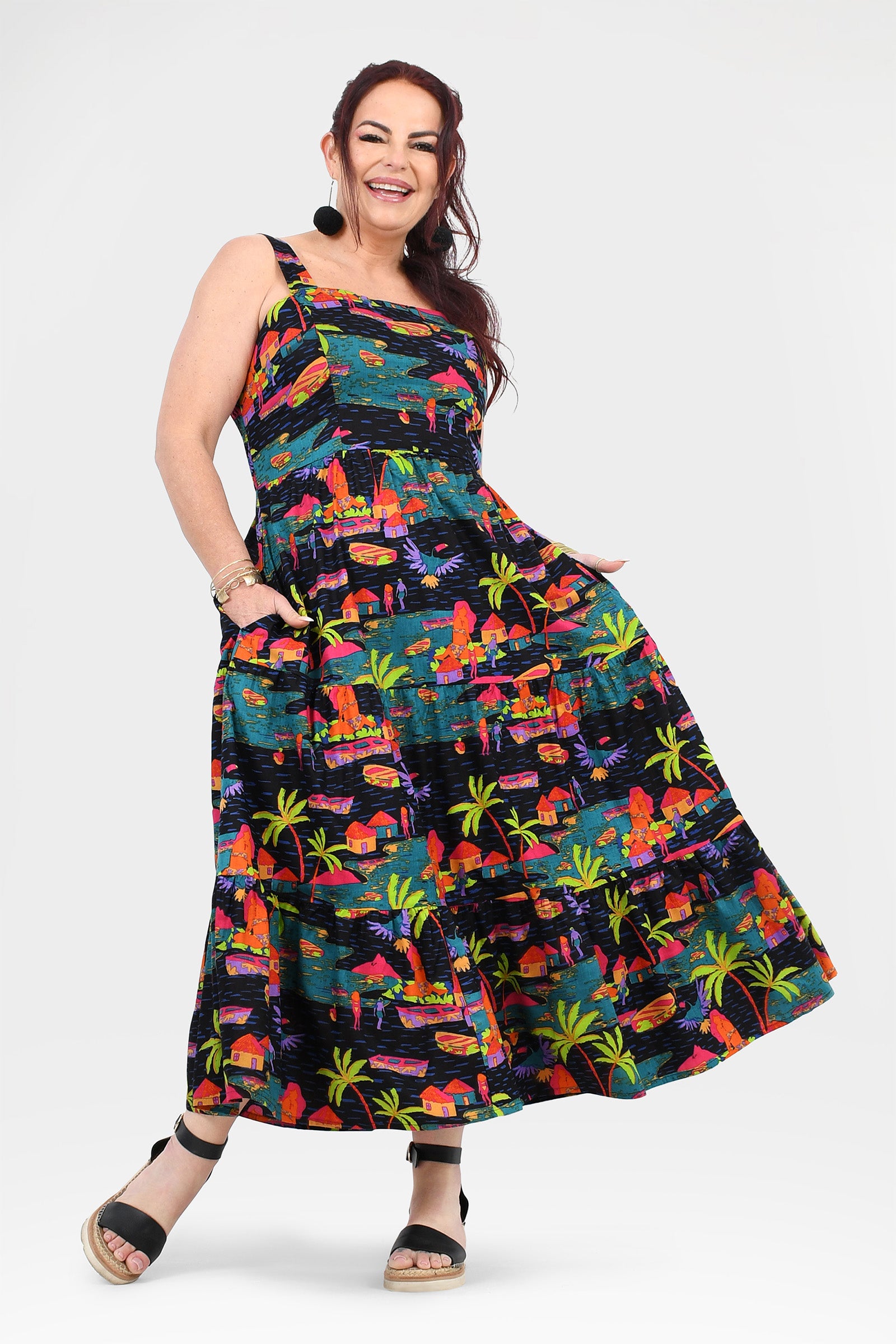 Sleeveless maxi dress with tropical multicolor print, gathered skirt and wide neckline